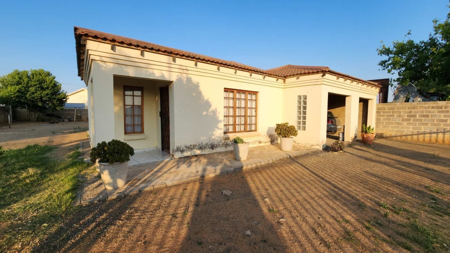 3 Bedroom Property for Sale in Lourierpark Free State